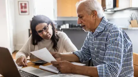 Government Pension Expected to Grow by 4.7 Percent Beginning in Spring